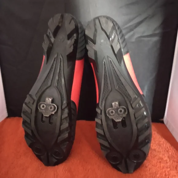 Bontrager Men's Red and Black Cycling Shoes - Picture 5 of 7